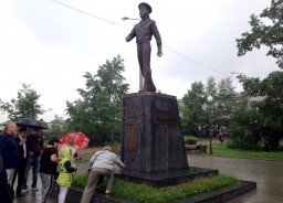 В Бурятии предлагают молодым солдатам приносить присягу у памятника Алдару Цыденжапову