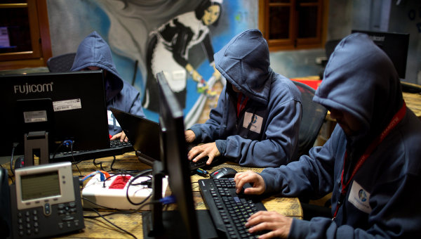 ФСБ сообщила о подготовке иностранными спецслужбами кибератаки на банки
