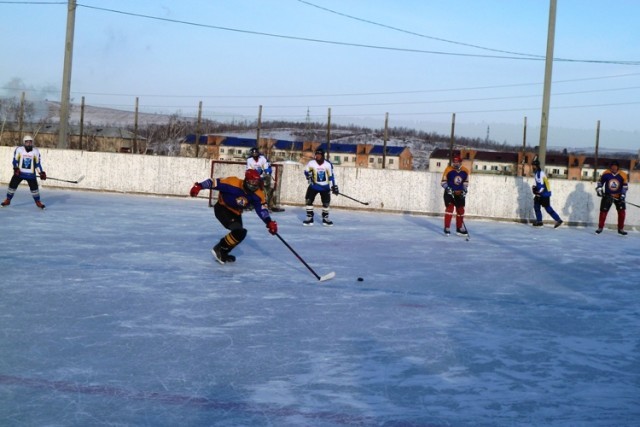 Окружной турнир по хоккею прошел в Новоорловске 1