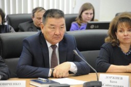 Бато Доржиев принял участие во встрече с руководителями краевых и районных СМИ в Чите