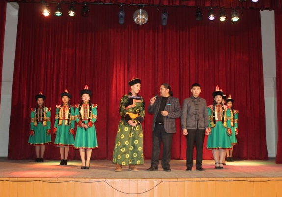 48 школьников участвовали в фестивале бурятской песни «Буряад аялгын булаг» 0