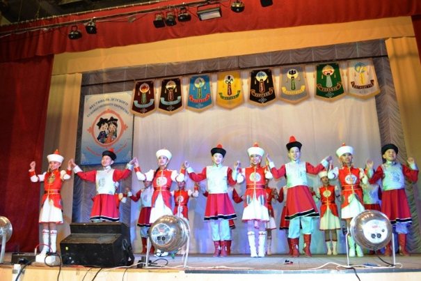 Гран-при окружного конкурса детского творчества завоевали школьники Могойтуйского района 21