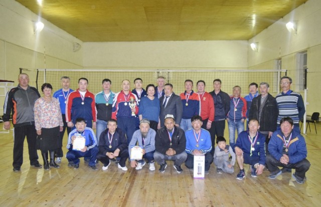Турнир по волейболу на призы памяти Батуева Д.Б. прошел в Хойто-Аге 0