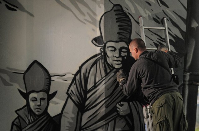 РГО края планирует нанести граффити-изображение востоковеда Цыбикова на здании в Чите