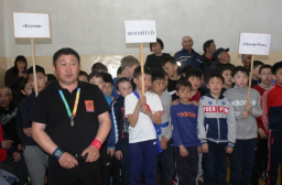 Бато Доржиев принял участие в открытии борцовского турнира в Ортуе
