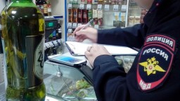 Полиция выявила торговавшие в День защиты детей алкоголем магазины в Агинском