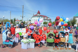 В городском округе «Поселок Агинское» впервые прошел парад колясок