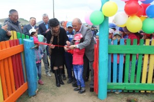 В Сахюрте силами ТОС "Булак" построена детская игровая площадка