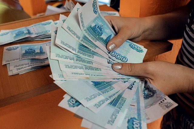 Жамсуев - о зарплате в 35 т.р.: Главы госкорпораций получают миллионы за день