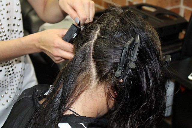 Медики заявили, что окрашивание волос связано с заболеванием раком