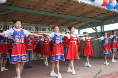 Прошел традиционный фестиваль русской песни «Играй, гармонь! Звени, частушка!» в Боржигантае