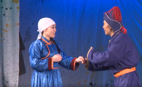 Агинский театр "Амар сайн" впервые представил в Чите спектакль "Год синей мыши"