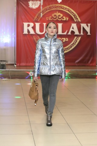 Завершился великолепный показ моды от известного модельера Руслана Батожаргалова 1