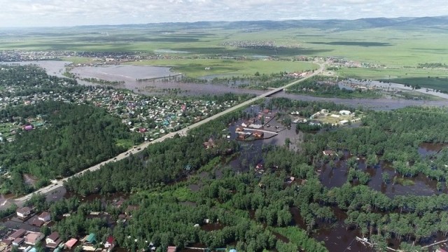 Выплаты по 10 тыс. руб. получат пострадавшие от наводнения жители края