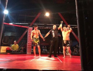 Базар Жалсапов успешно провел свой дебютный профессиональный бой по правилам ММА (видео)