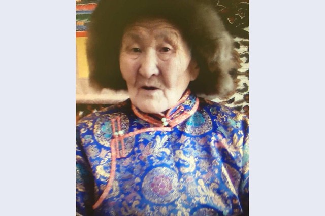 94-летняя вдова Даши-Рабдана Батожабая выпустит пятитомник с произведениями мужа