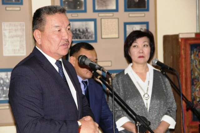 Баир Жамсуев принял участие в открытии музейной выставки в Агинском округе 8