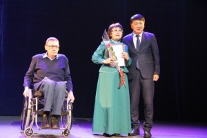 Долсон Жамбалова стала лауреатом премии имени Геннадия Головатого