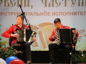 Фестиваль «Играй гармонь, звени частушка» дает старт молодым талантам
