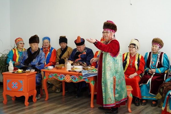 В Улан-Удэ презентовали новые книги о традициях бурят