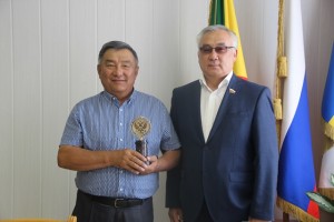 Даши Дугаров награжден медалью Совета Федерации