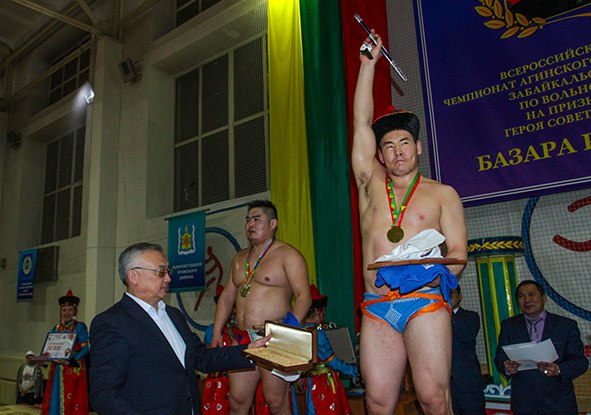 Чемпионат по вольной борьбе на призы памяти Героя Советского Союза Б. Ринчино завершился в Могойтуе 1