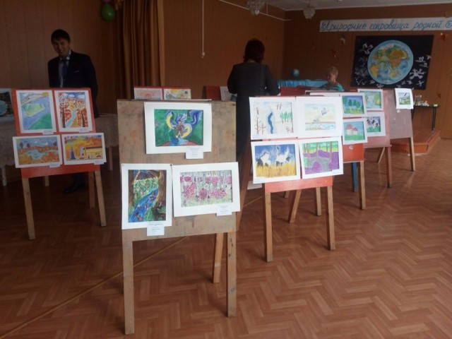 Юные художники Агинского района представили свои работы в конкурсе рисунков к Году экологии 0