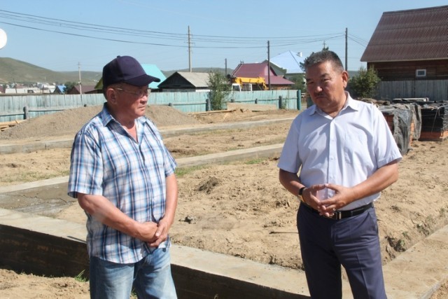 Бато Доржиев сегодня осмотрел строящиеся детские сады в Агинском и Амитхаше 2
