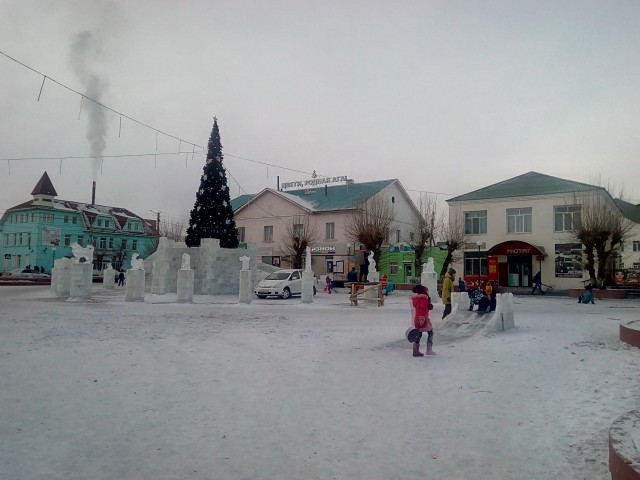 Народные новости: На площади ледовый городок восстановлен (фото) 1