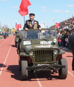 Бато Доржиев поздравил Почетного гражданина округа с 95-летним юбилеем