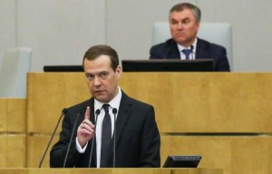 Медведев: Денег на повышение МРОТ в федеральном бюджете нет
