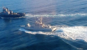 Россия захватила три украинских корабля в Черном море.