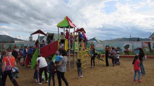 Состоялось открытие детской площадки в Дульдурге 1 сентября 6