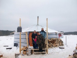 Русское экопоселение "Отрадное" выбрало монгольские юрты