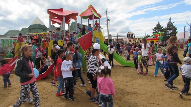 Состоялось открытие детской площадки в Дульдурге 1 сентября 5