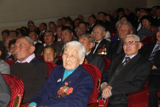 В Агинском округе отметили 100-летие Ленинского комсомола 3