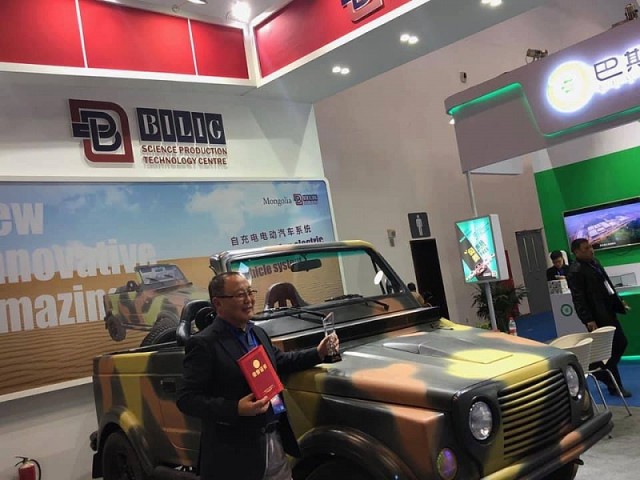 Монгольский электромобиль с самозарядкой стал лучшим на выставке в Пекине