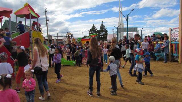 Состоялось открытие детской площадки в Дульдурге 1 сентября