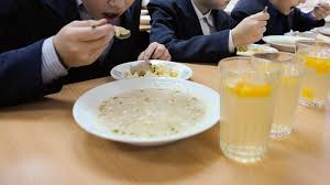 ОНФ - о школьном питании: Ребёнок останется голодным, чем съест то, что прилипает к ложке