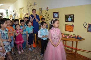 В детском саду «Солнышко» открылась персональная выставка маленьких художников
