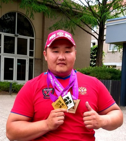 Бато Цыдендоржиев завоевал полный комплект медалей на чемпионате мира в Нидерландах