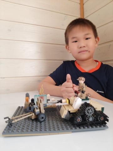 Любимых героев, дома и машины строили школьники Дульдургинского района из Лего 4