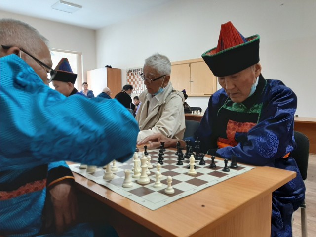 В поселке Агинское выявили лучших спортсменов Забайкалья по бурятским шахматам